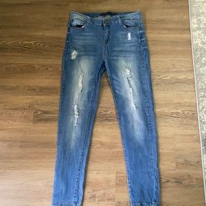 Tinseltown size 11 Distressed Skinny jeans
